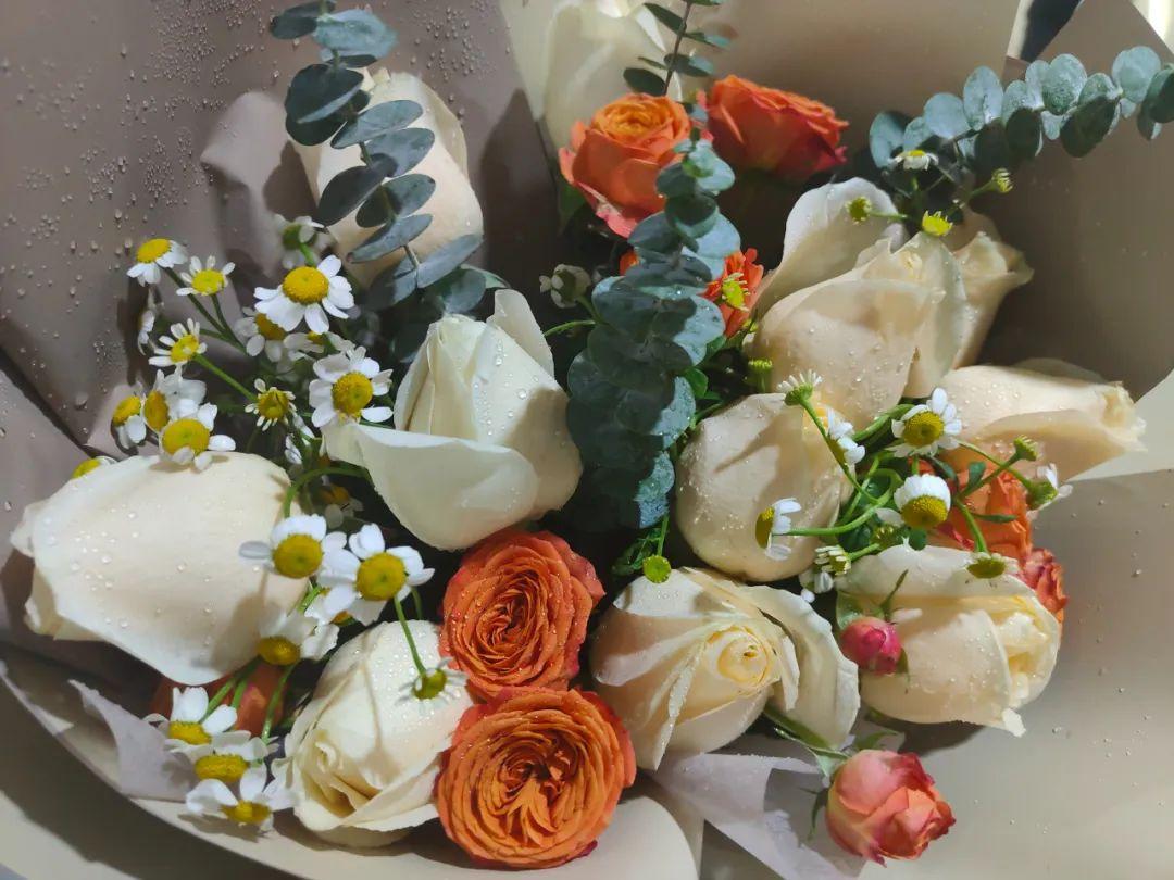How to keep flowers alive longer