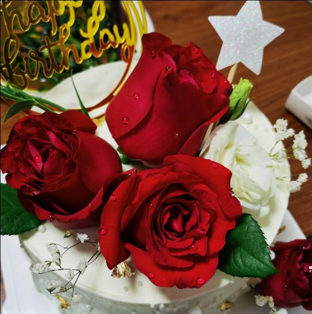 How long does roses last without water