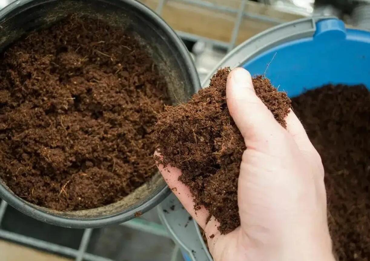 The easiest way to make your own nutrient soil