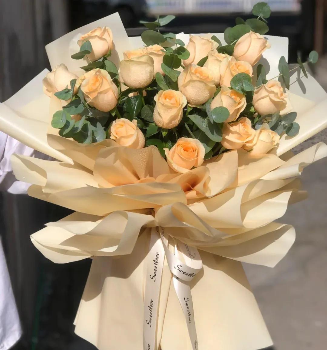 What do yellow roses signify(What do yellow roses represent)