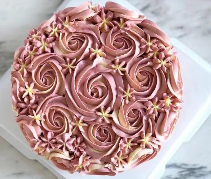 How to make roses on a cake