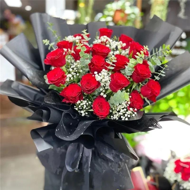 What plants grow well with roses
