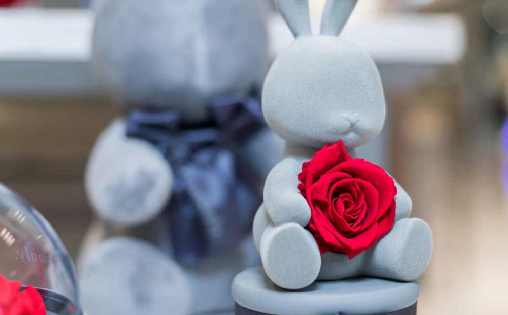 What are forever roses made of