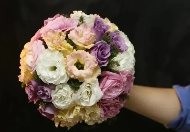 How to make a bridal bouquet with roses